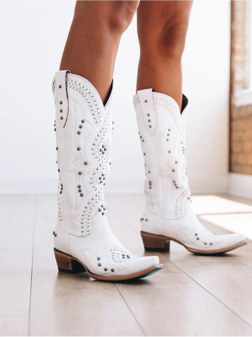 New in Box Lane Cossette Matte White Studded Western Cowboy Boots Size 7